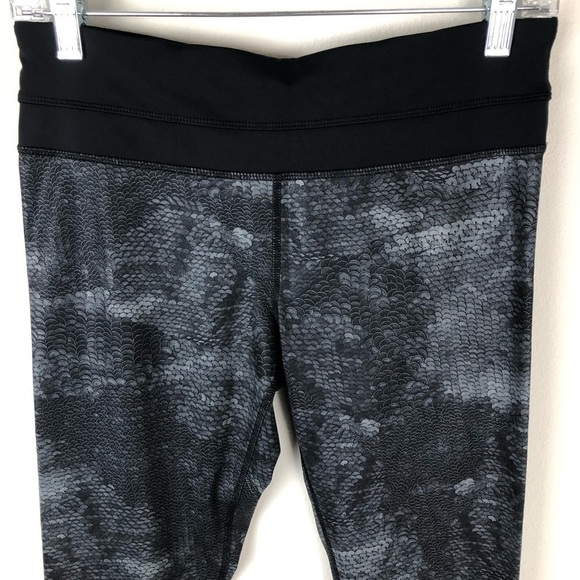 Lululemon Run inspire cropped snake scale leggings - Picture 2 of 11